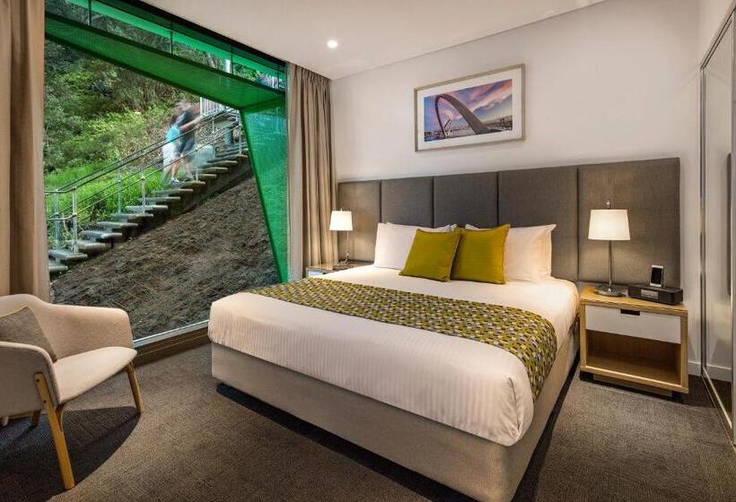 Quest Mounts Bay Road