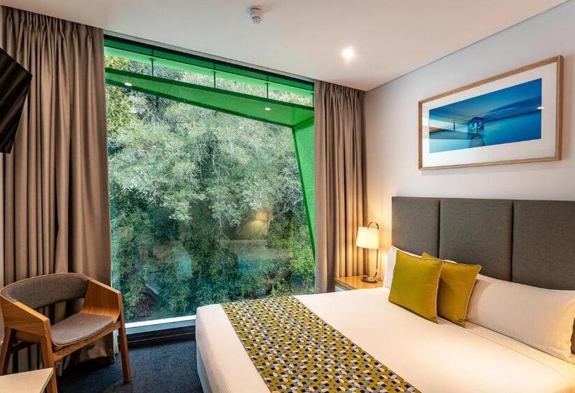 Quest Mounts Bay Road