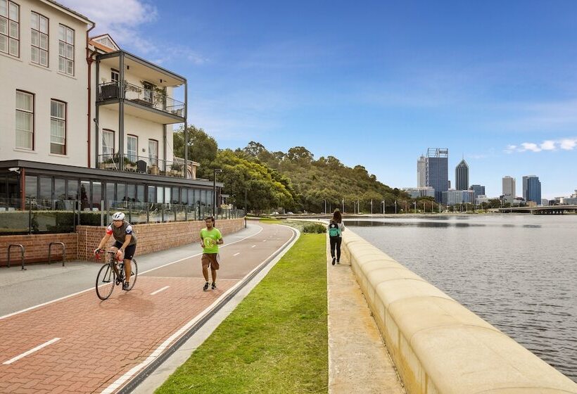 Quest Mounts Bay Road