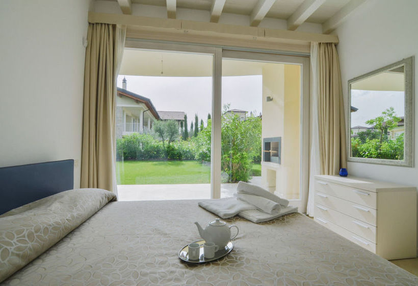 Sirmione Halldis Apartments