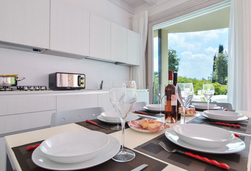 Sirmione Halldis Apartments