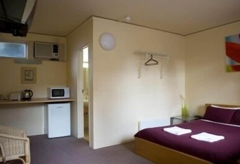 St Kilda Hostel