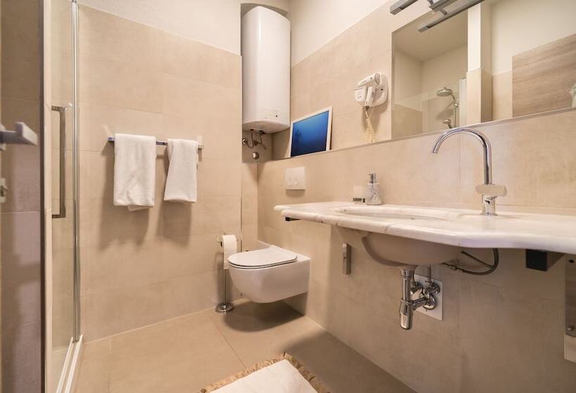 Tifani Luxury Rooms 2