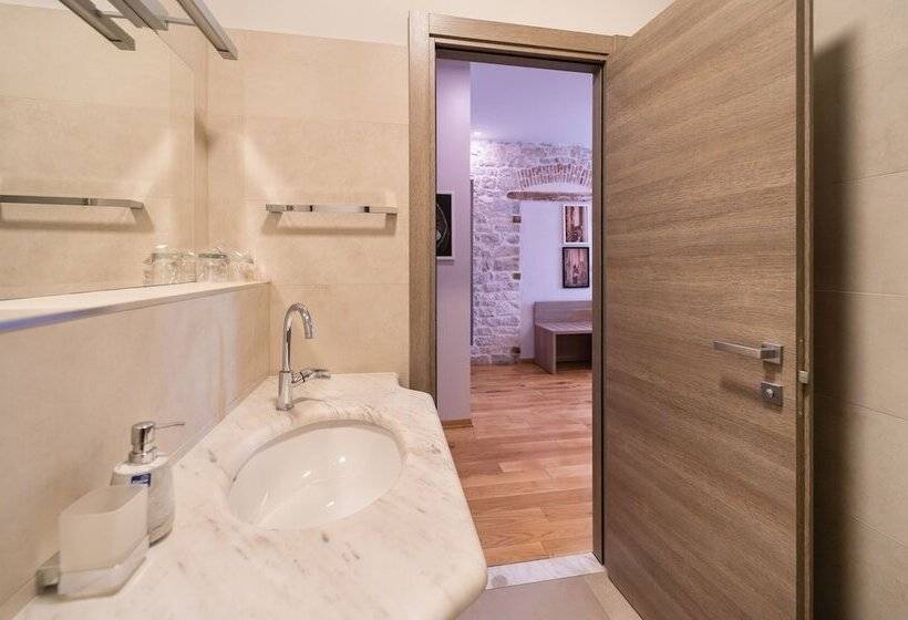 Tifani Luxury Rooms 2