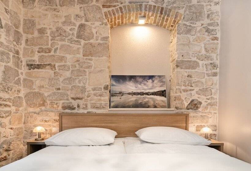 Tifani Luxury Rooms 2