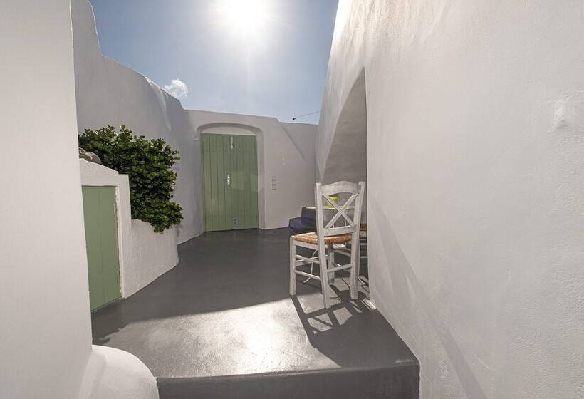 White Orchid Cave House & Studio