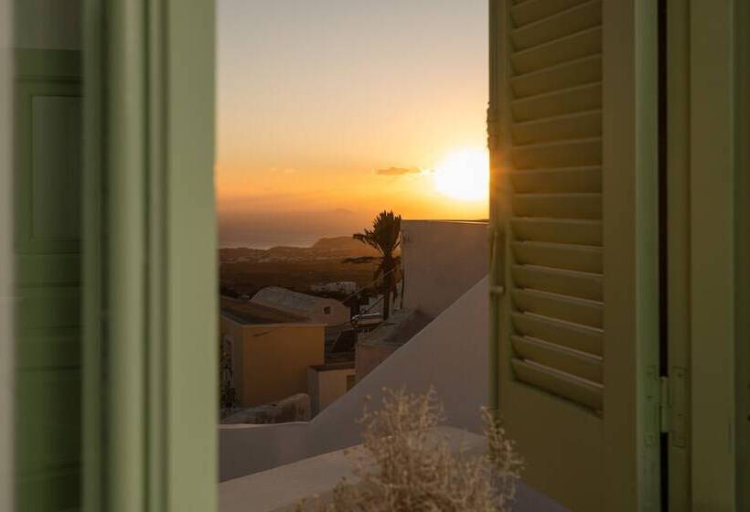 White Orchid Cave House & Studio