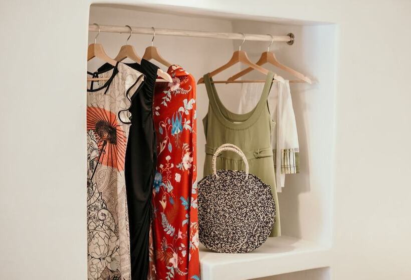 White Orchid Cave House & Studio