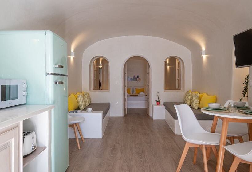 White Orchid Cave House & Studio