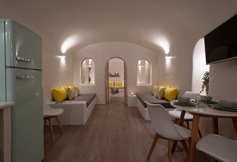 White Orchid Cave House & Studio