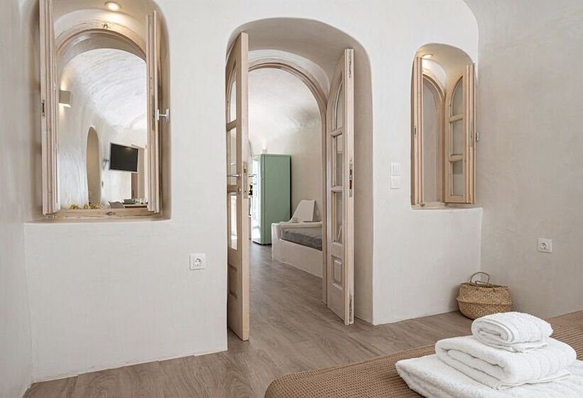 White Orchid Cave House & Studio