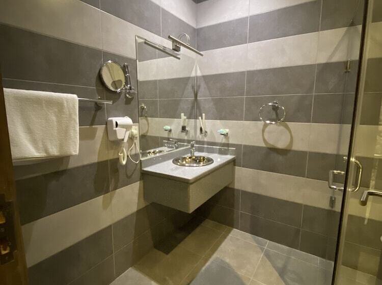 180 Degrees Hotel Almalqa