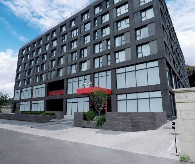 Base Beijing Wangfujing Serviced Apartment