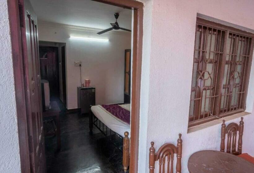 בית מלון כפרי Collection O Saurabh Residency