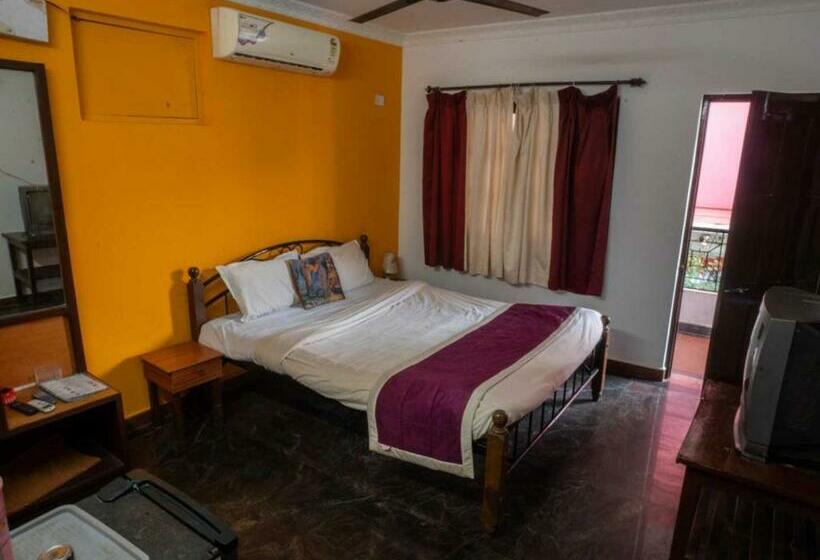 בית מלון כפרי Collection O Saurabh Residency