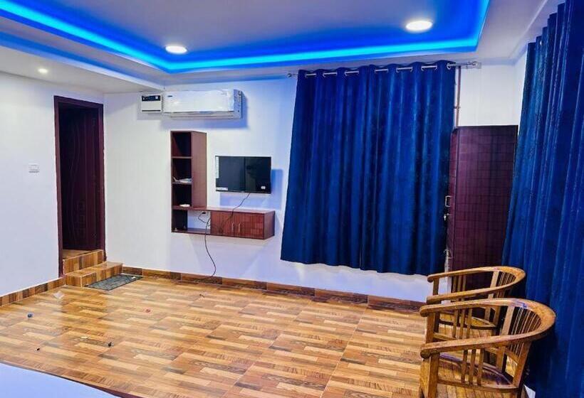 בית מלון כפרי Rose Lake View Resort