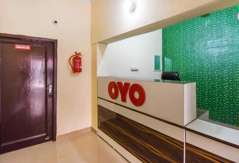 Hotel Super Oyo Flagship Apple Green