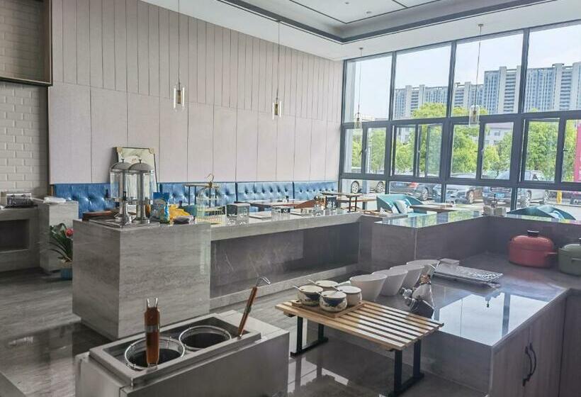 Morning Hotel, Fengcheng High  Speed Railway Station