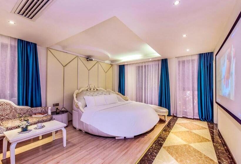 Oasis Hotel, Changsha Auto West Station Business School