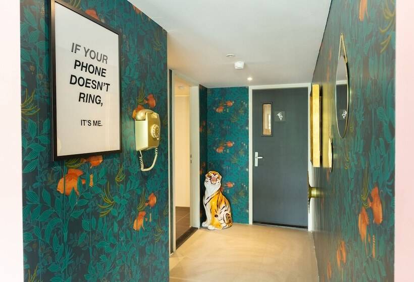 Urban Hotel The Golden Stork