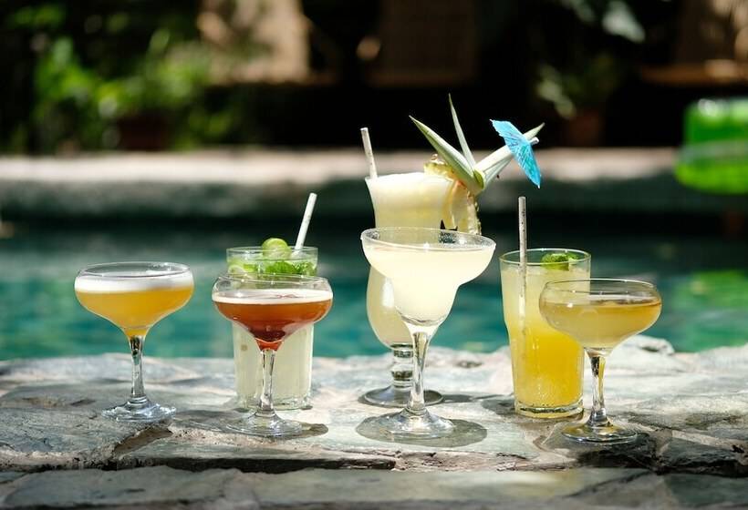 هاستل Mad Monkey Dumaguete