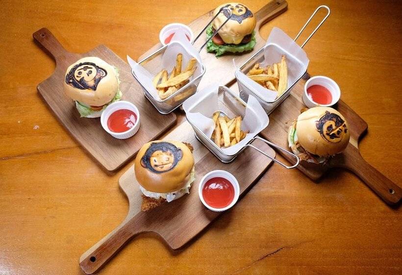 هاستل Mad Monkey Dumaguete