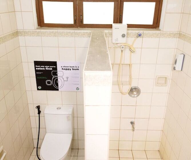 هاستل Mad Monkey Dumaguete