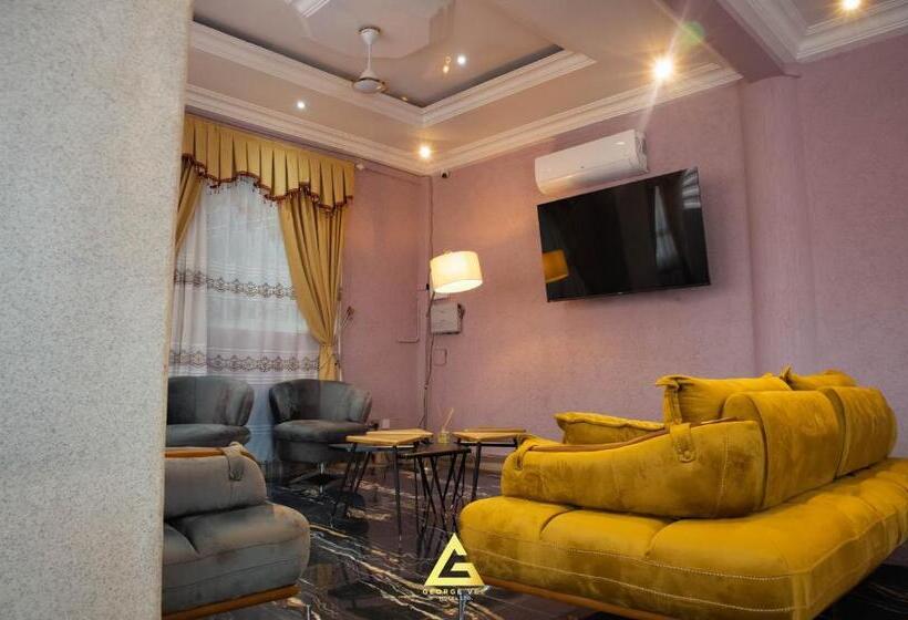 تختخواب و صبحانه George Vee Hotel Ltd