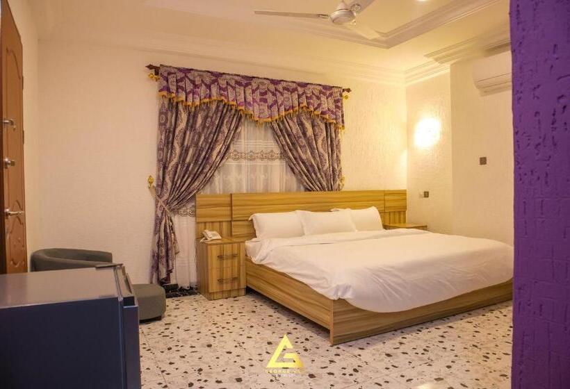 تختخواب و صبحانه George Vee Hotel Ltd