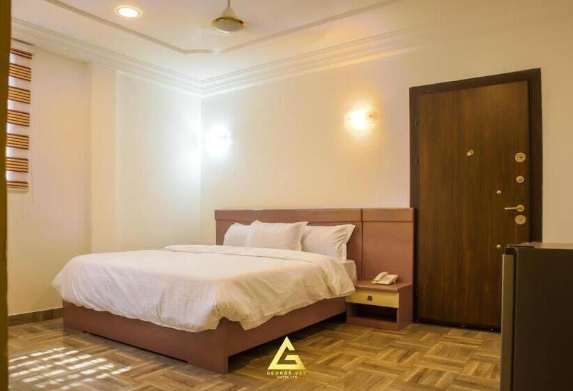 تختخواب و صبحانه George Vee Hotel Ltd