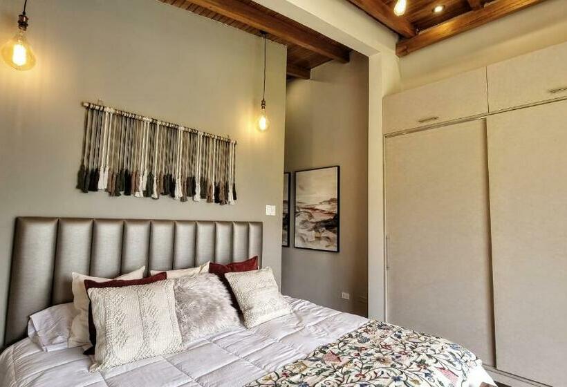 تختخواب و صبحانه Huandoy Lodge Huaraz