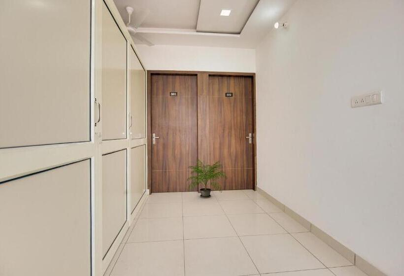 Flagship Hotel Cozy Comfort