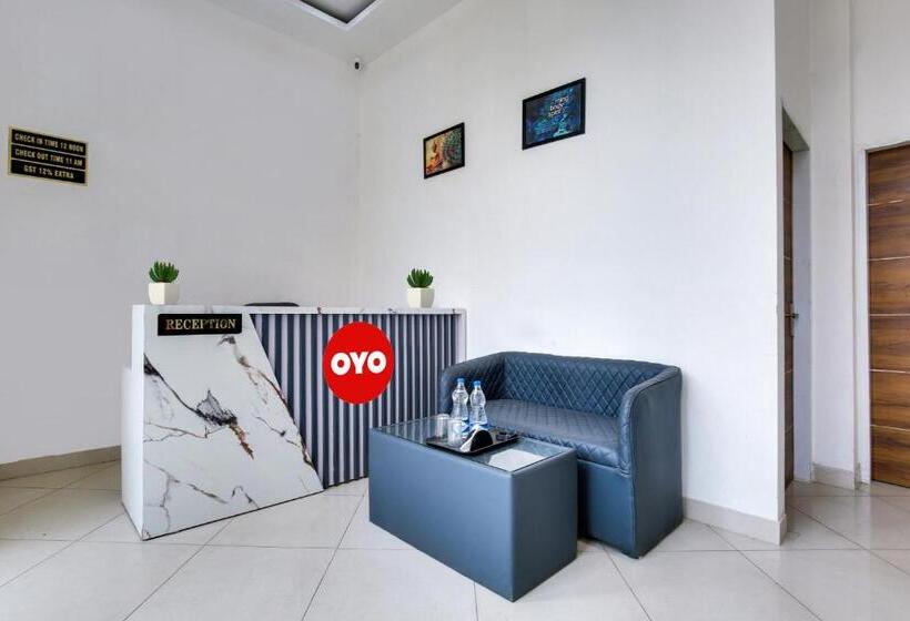 Flagship Hotel Cozy Comfort