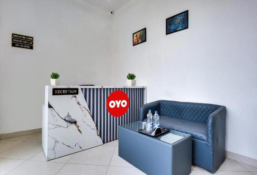 Flagship Hotel Cozy Comfort