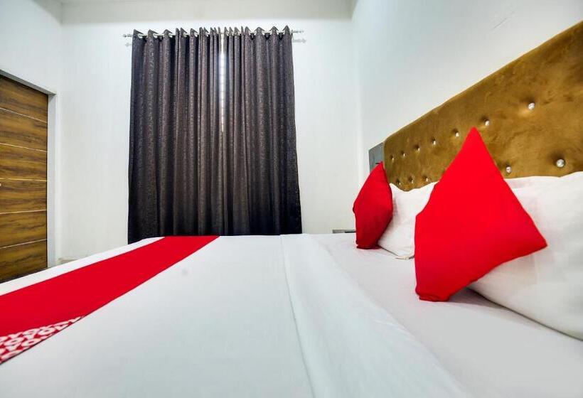 Flagship Hotel Cozy Comfort