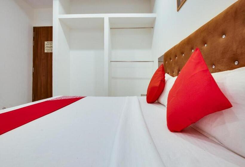 Flagship Hotel Cozy Comfort