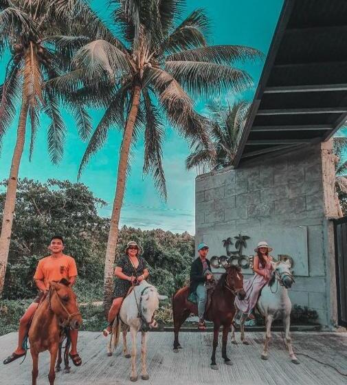 هتل Cocoland Farm Resort