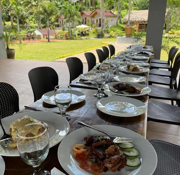 هتل Cocoland Farm Resort