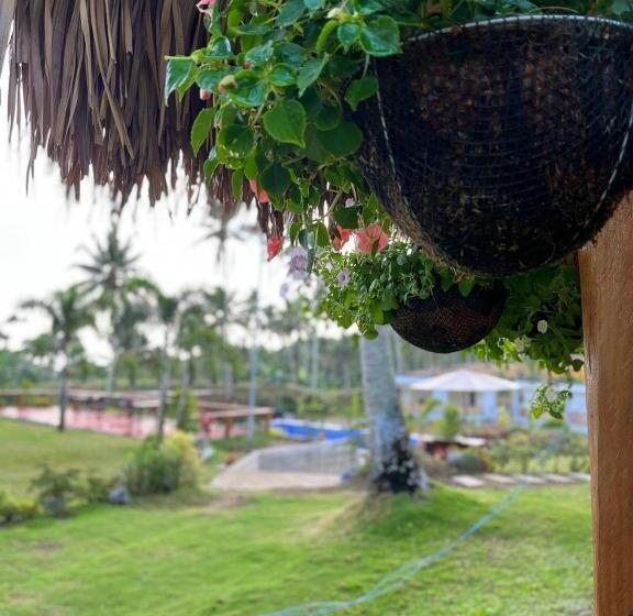 هتل Cocoland Farm Resort