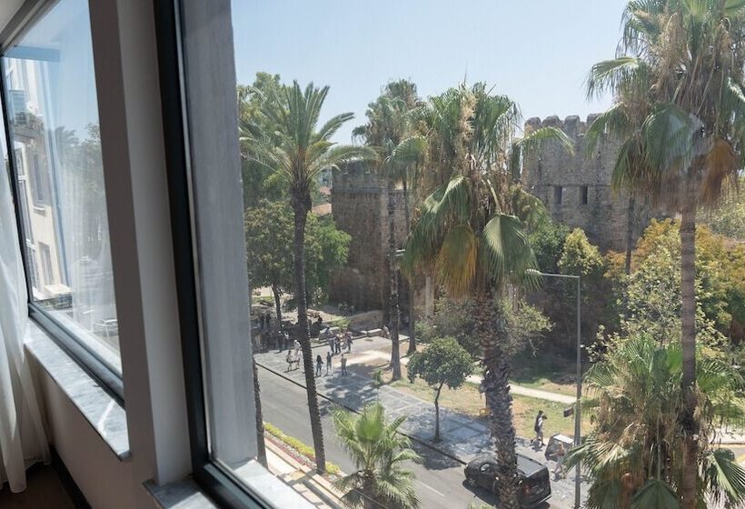 בית מלון כפרי Just Inn City