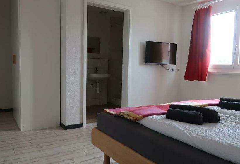 בית מלון כפרי Mbar