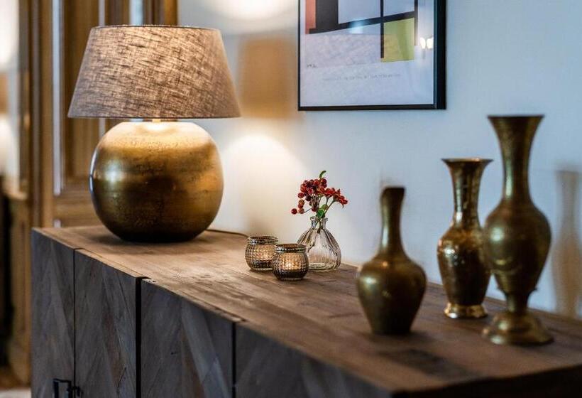 هتل Zámek Dobřenice