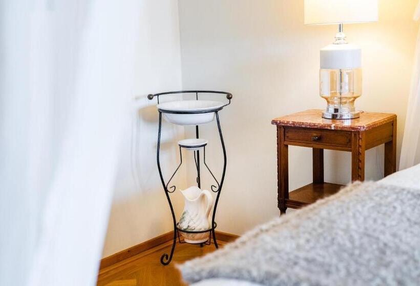 ホテル Zámek Dobřenice