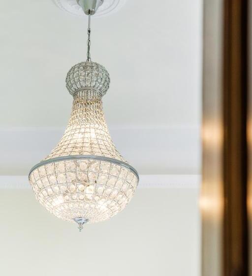 ホテル Zámek Dobřenice