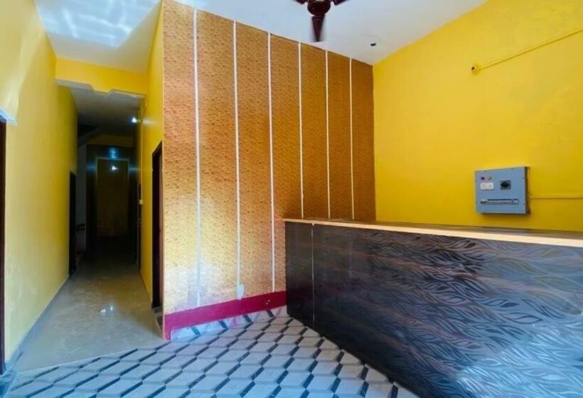 Oyo Hotel White Dove