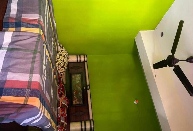 Oyo Hotel White Dove