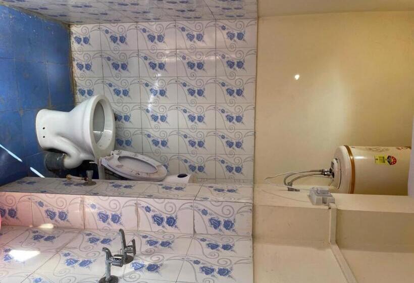 Oyo Hotel White Dove