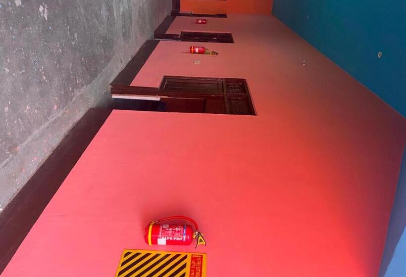 Oyo Hotel White Dove