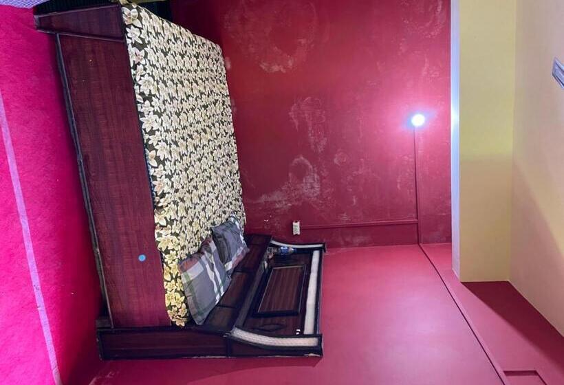 Oyo Hotel White Dove