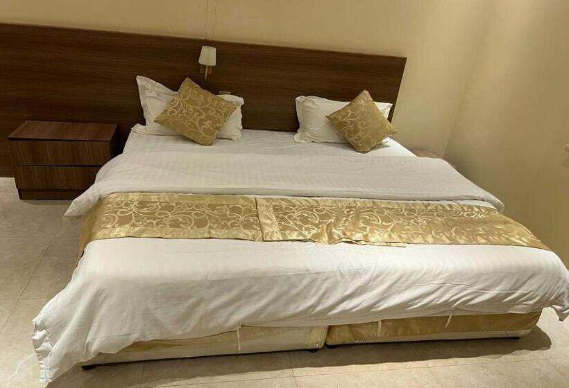 بنسيون Oyo 637 Home Jood Apartments